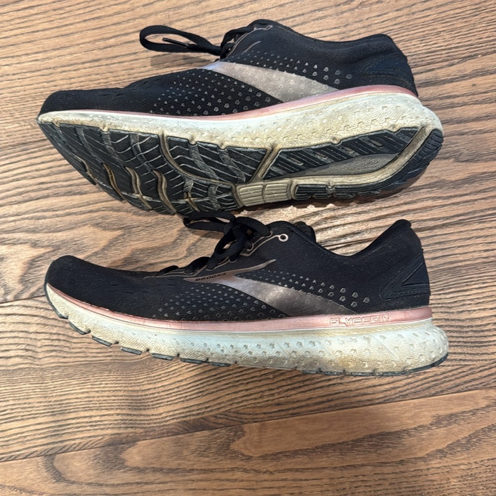 Black and Pink Brooks Glycerin 19s - Picture 3 of 7